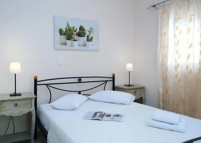 Aparthotel Avra