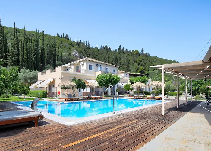 Aparthotel Avra *